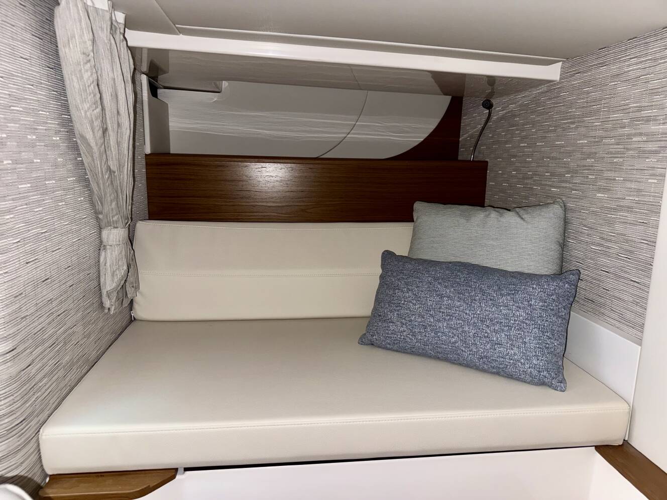A photo of this 2027 Tiara Yachts 39LS