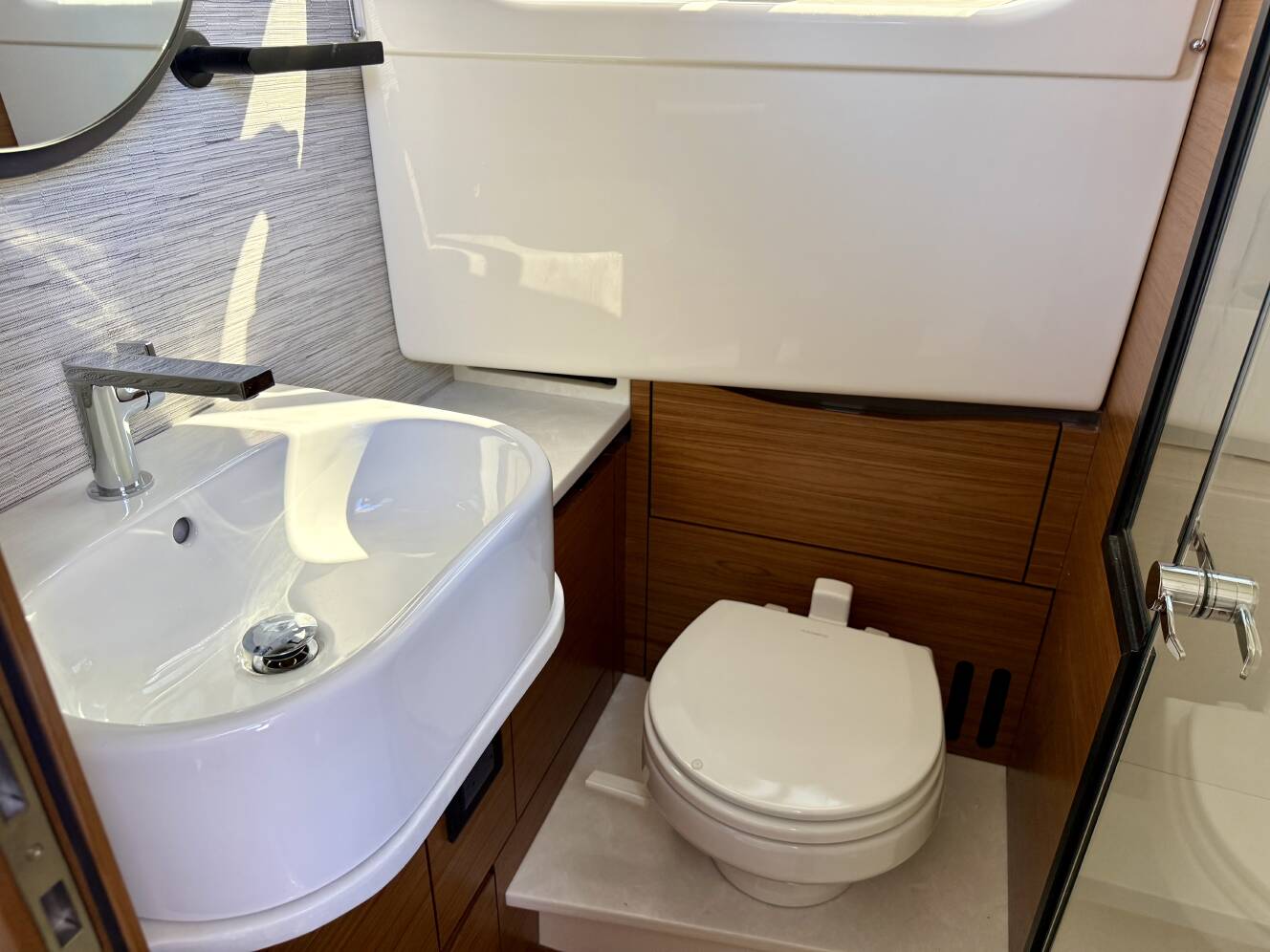 A photo of this 2027 Tiara Yachts 39LS