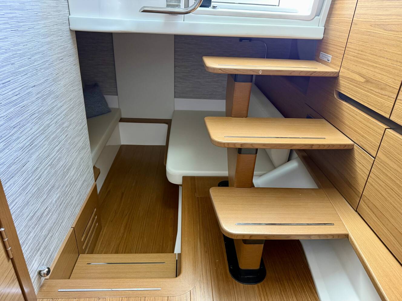A photo of this 2027 Tiara Yachts 39LS