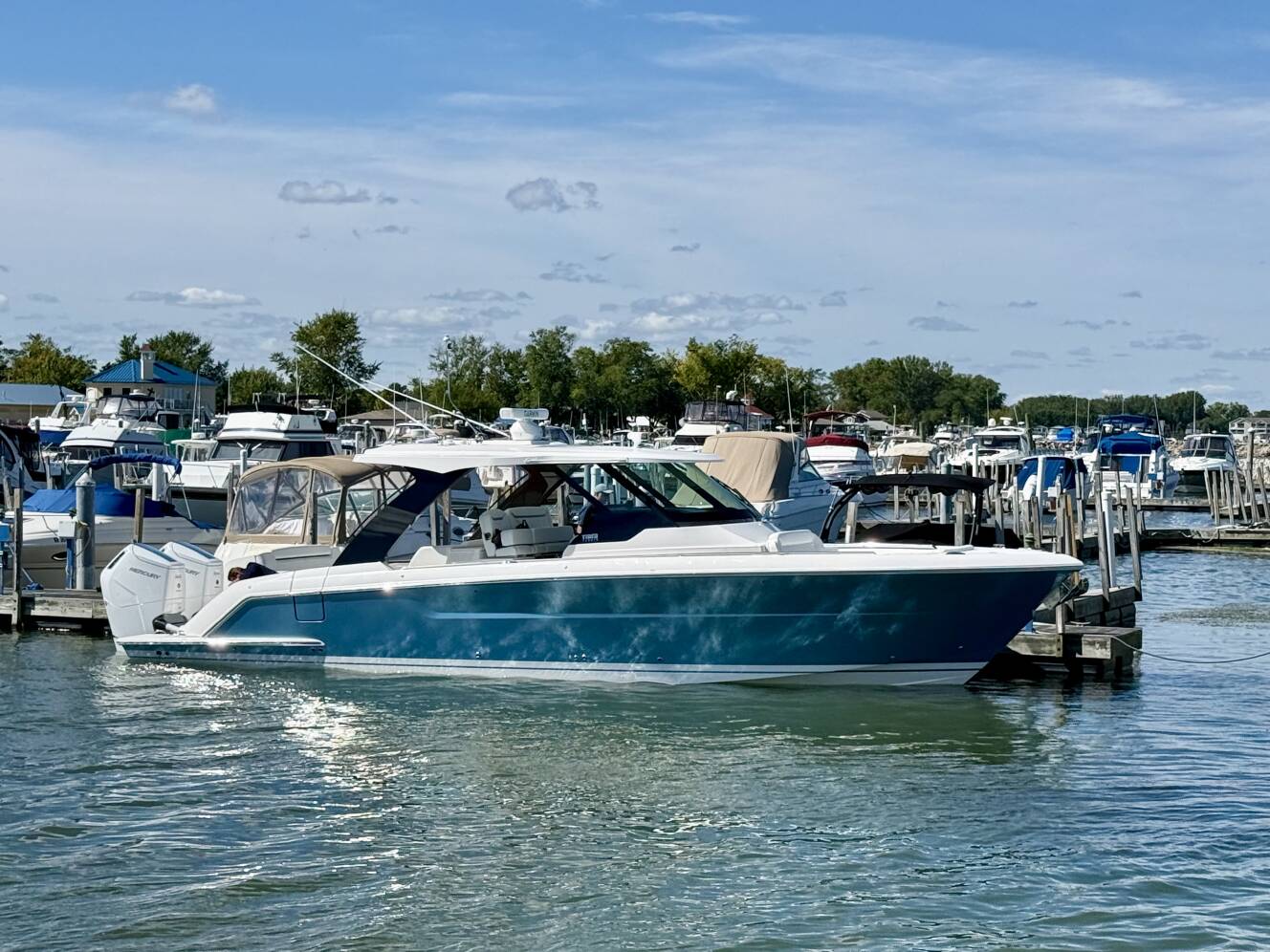 A photo of this 2027 Tiara Yachts 39LS
