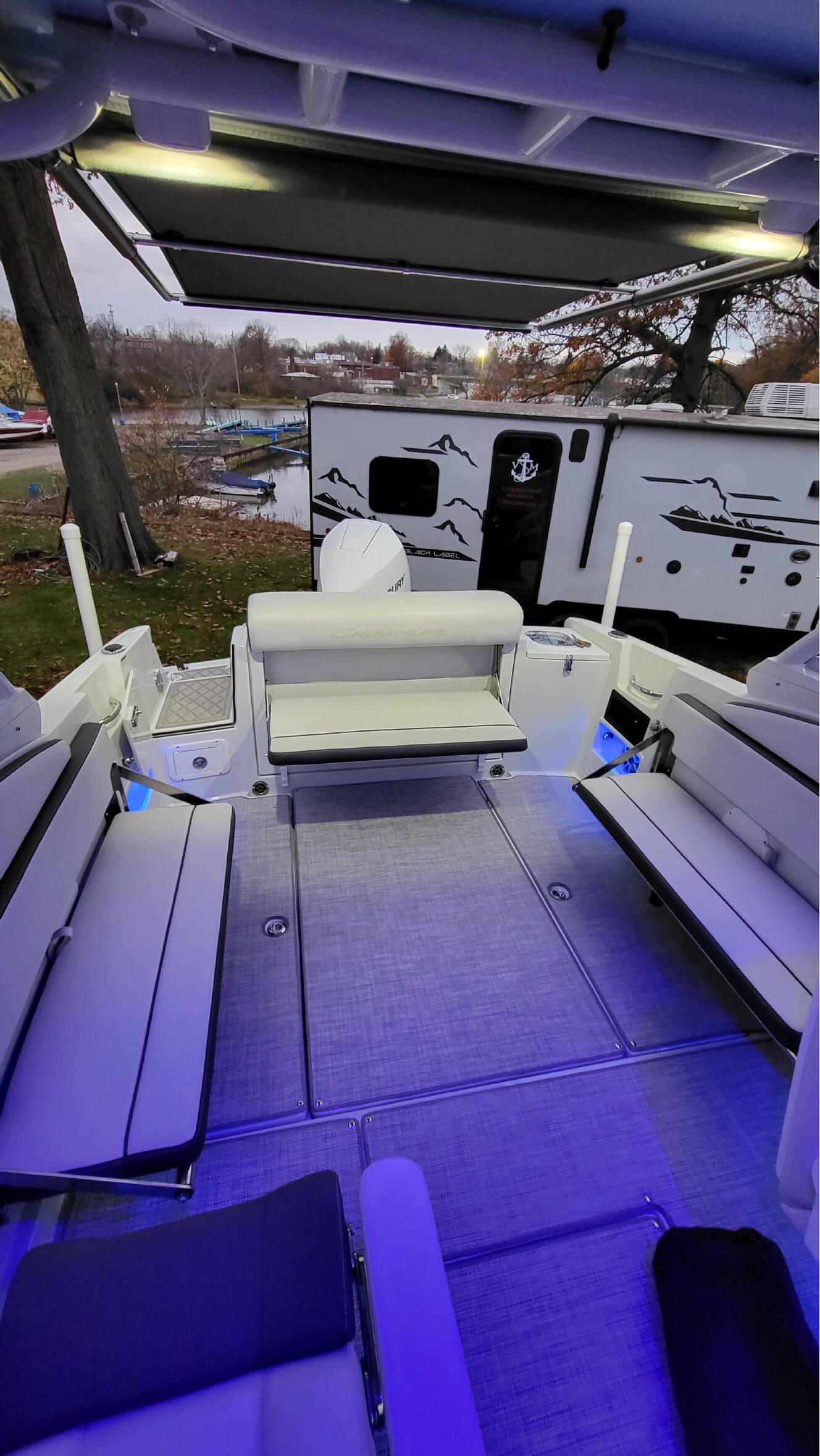 A photo of this 2025 Finseeker 240 Finseeker DC w/ 300 HP DTS Mercury Outboard & Alumi