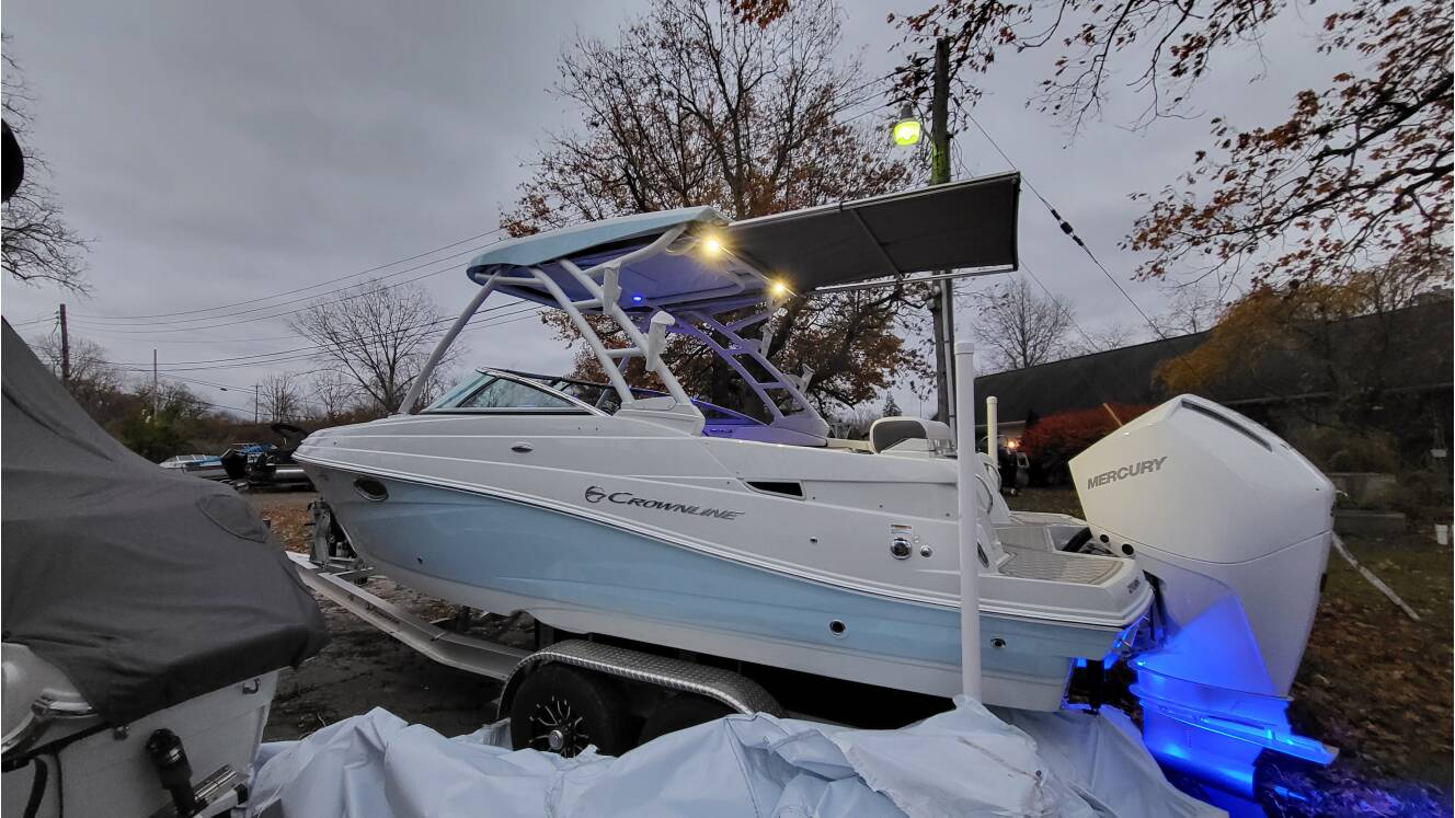 A photo of this 2025 Finseeker 240 Finseeker DC w/ 300 HP DTS Mercury Outboard & Alumi