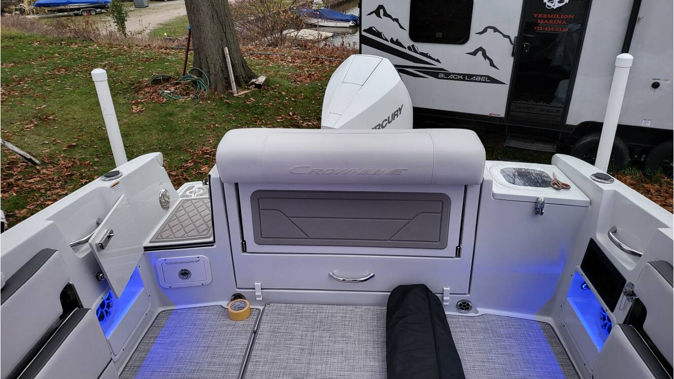 A photo of this 2025 Finseeker 240 Finseeker DC w/ 300 HP DTS Mercury Outboard & Alumi