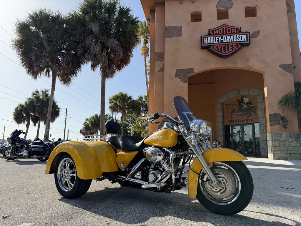 2005 Harley-Davidson ROAD KING CUSTOM CUSTOM in Stuart, FL