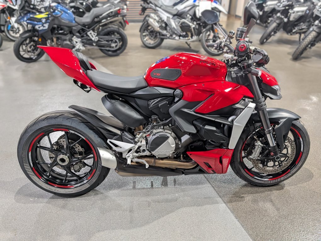 2022 Ducati Street fighter v2 Cruiser motorcycle