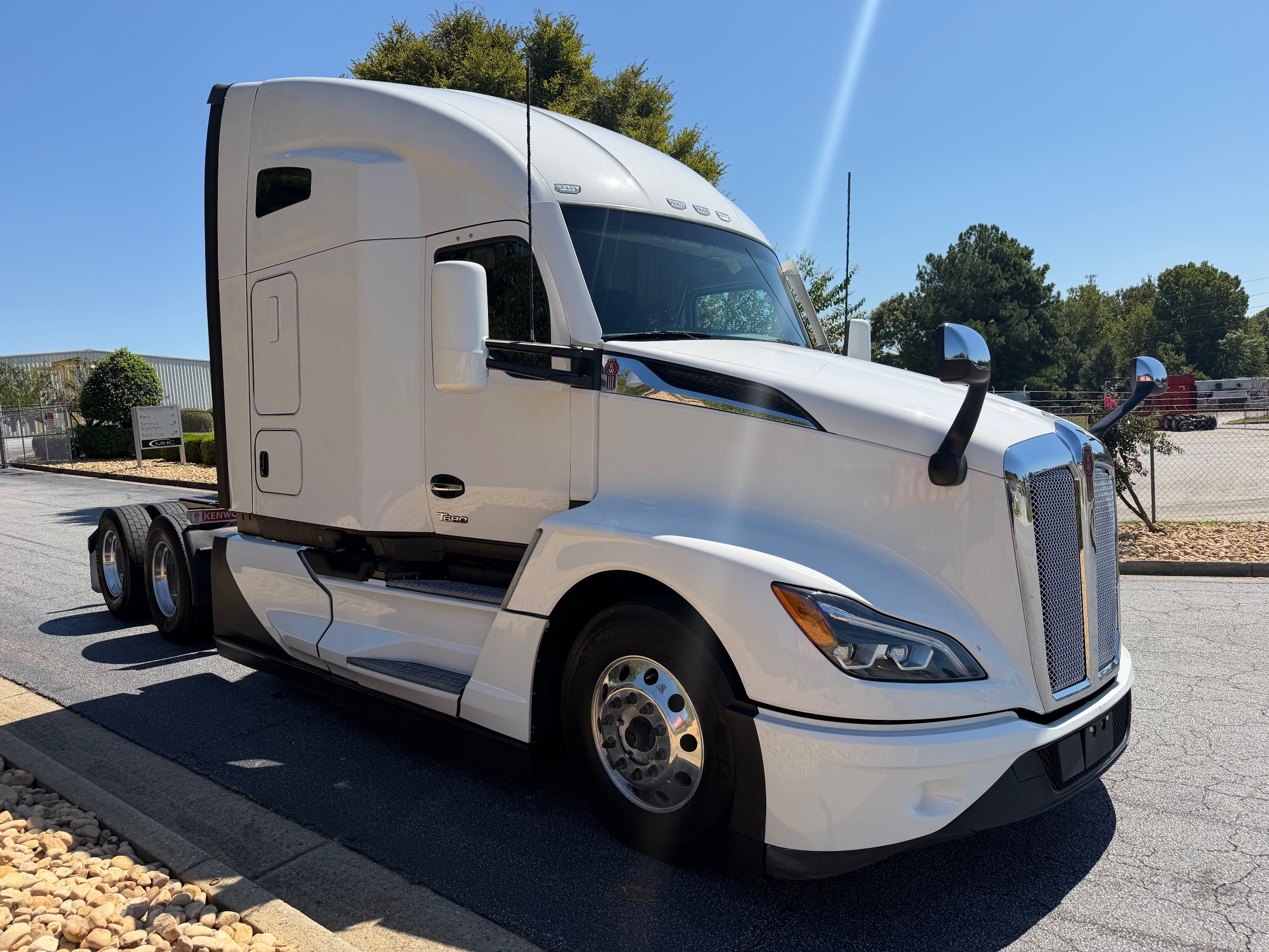 2023 KENWORTH T680 in Mableton, GA