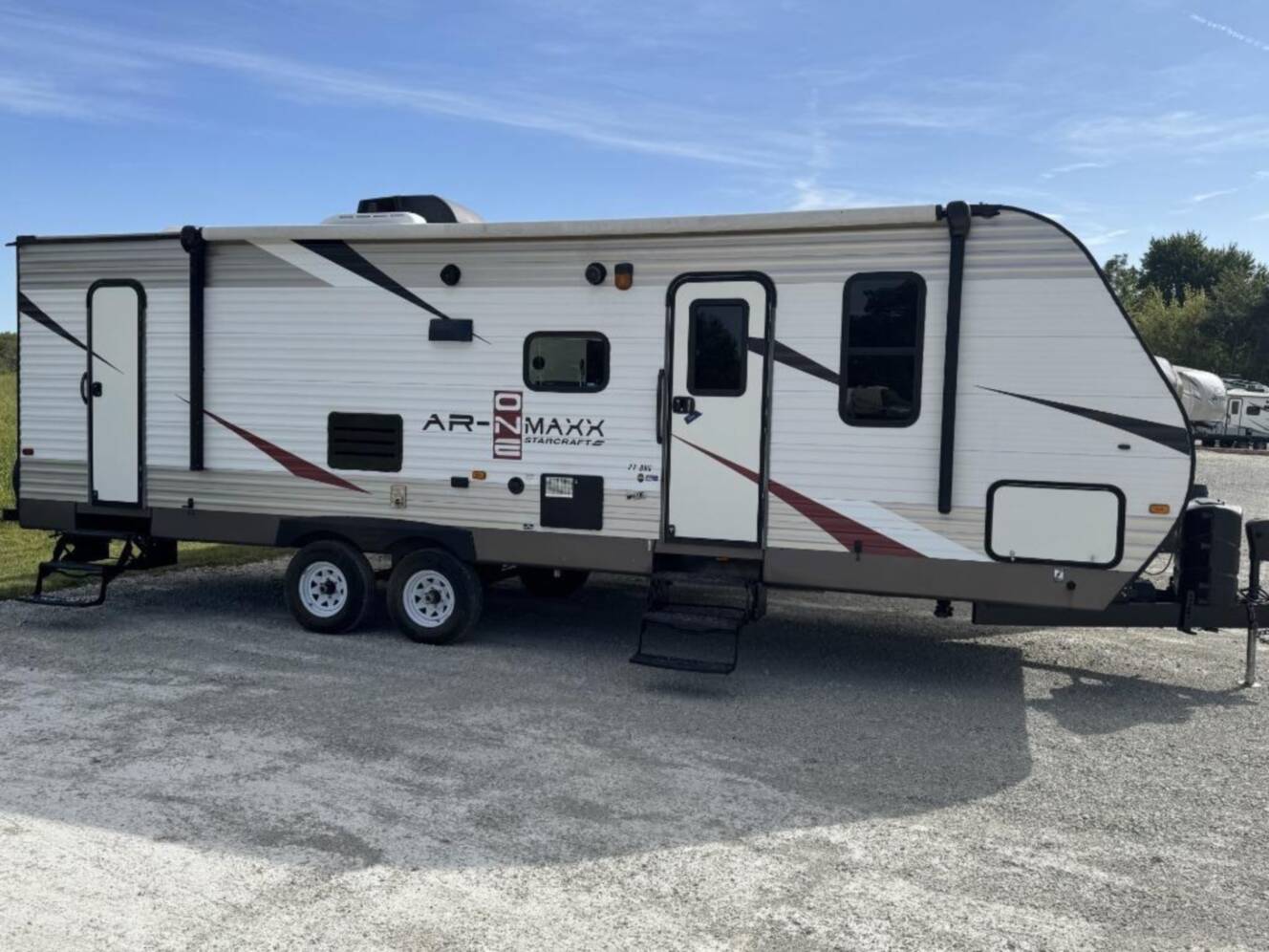 A photo of this 2015 Starcraft AR-ONE MAXX 27BHS