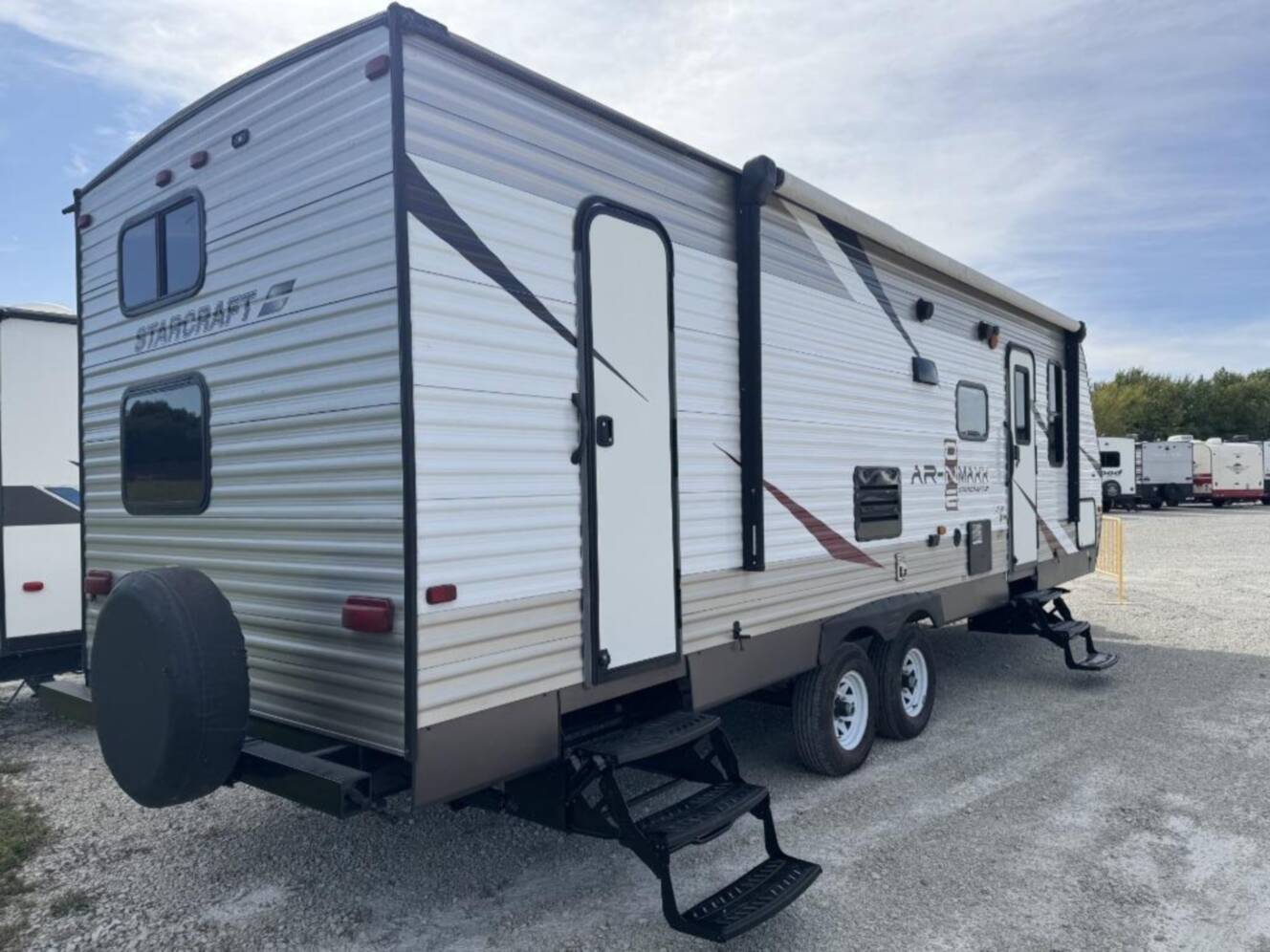 A photo of this 2015 Starcraft AR-ONE MAXX 27BHS