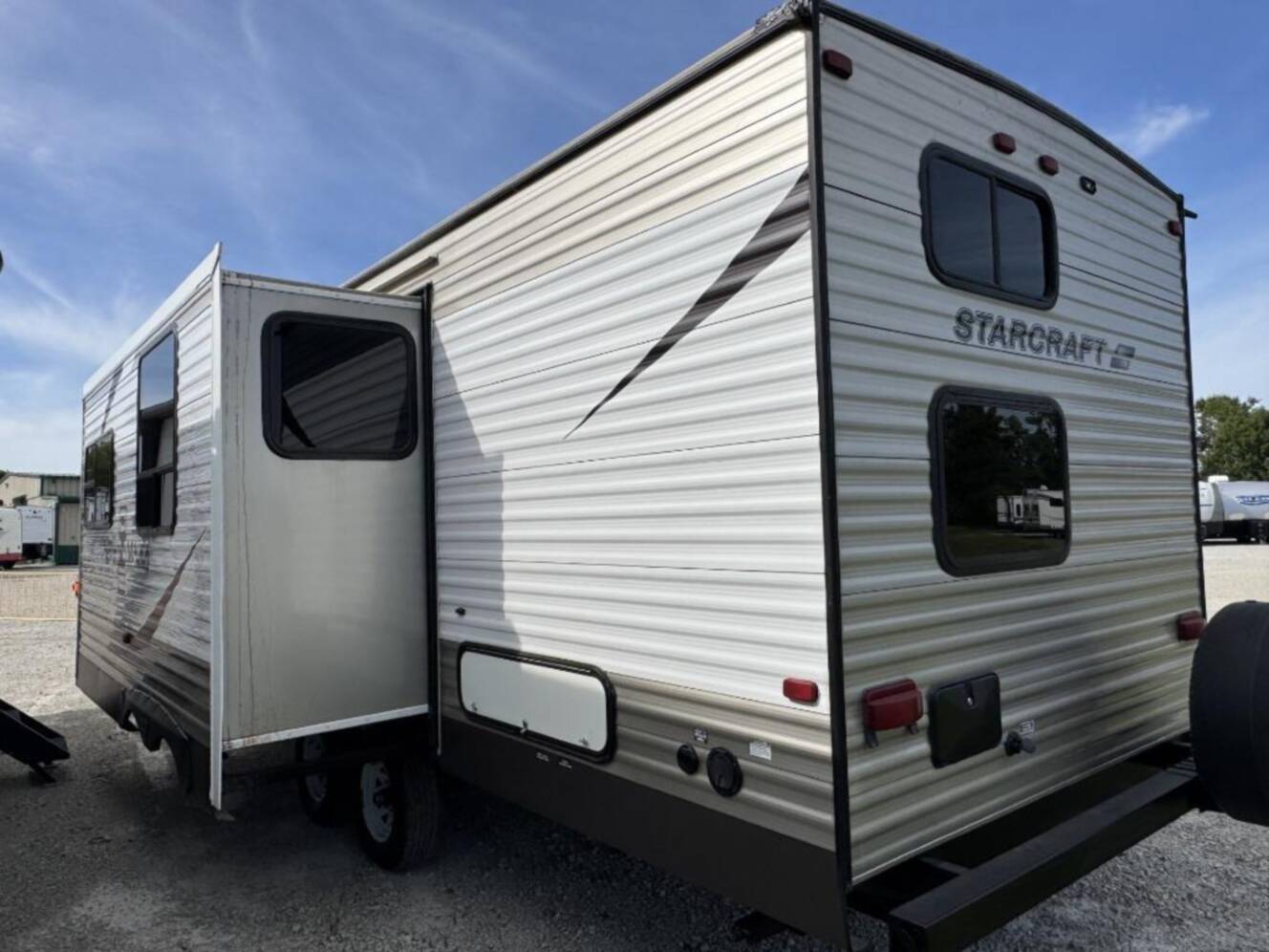 A photo of this 2015 Starcraft AR-ONE MAXX 27BHS
