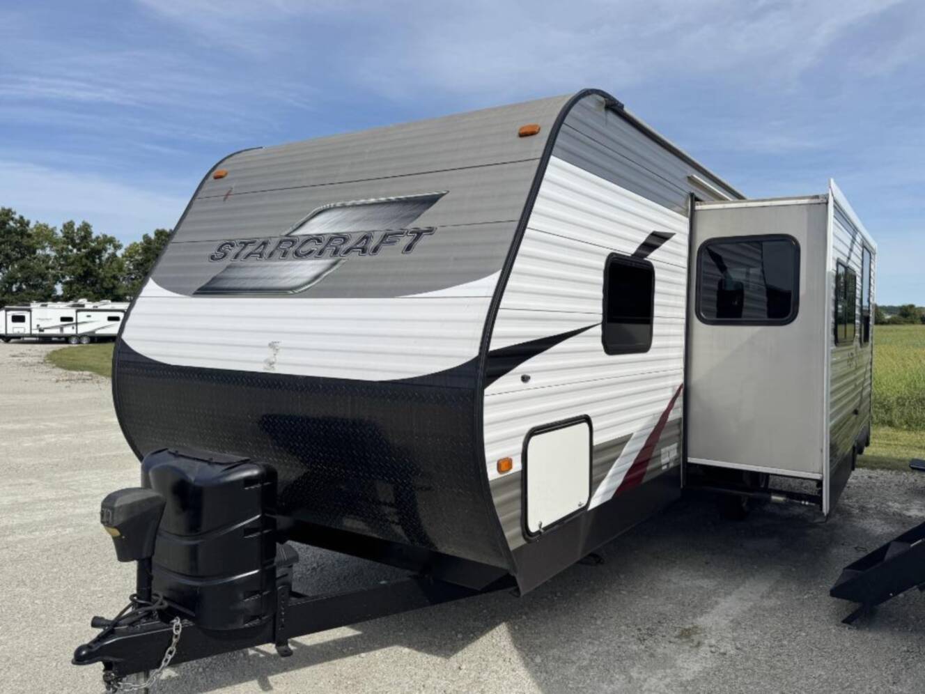 A photo of this 2015 Starcraft AR-ONE MAXX 27BHS