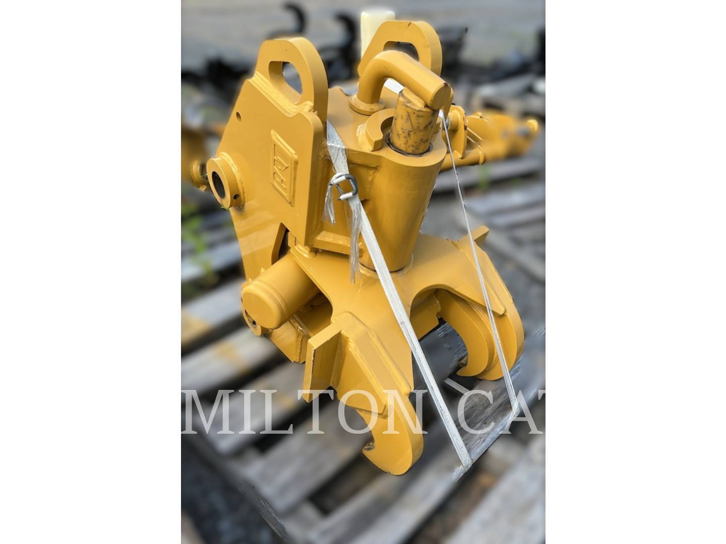 2023 CAT TILTING COUPLER PIN LOCK - A LINKAGE in Clifton Park, NY