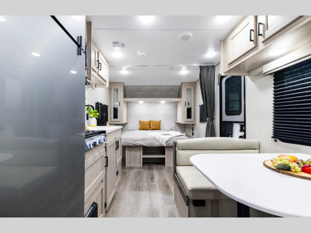 2027 Coachmen Rv Catalina Summit Series 8 211BH in dallas PA