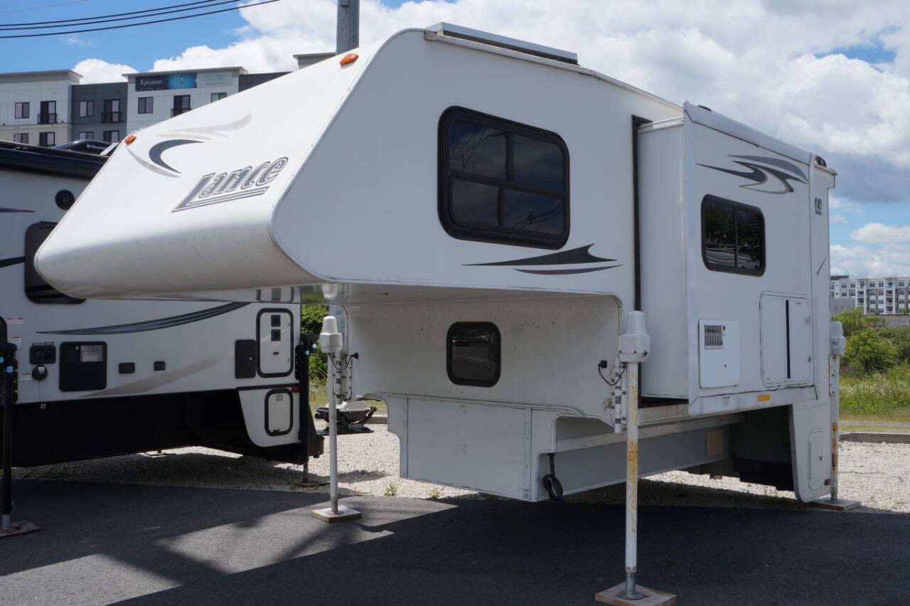 2008 Lance 992 RV