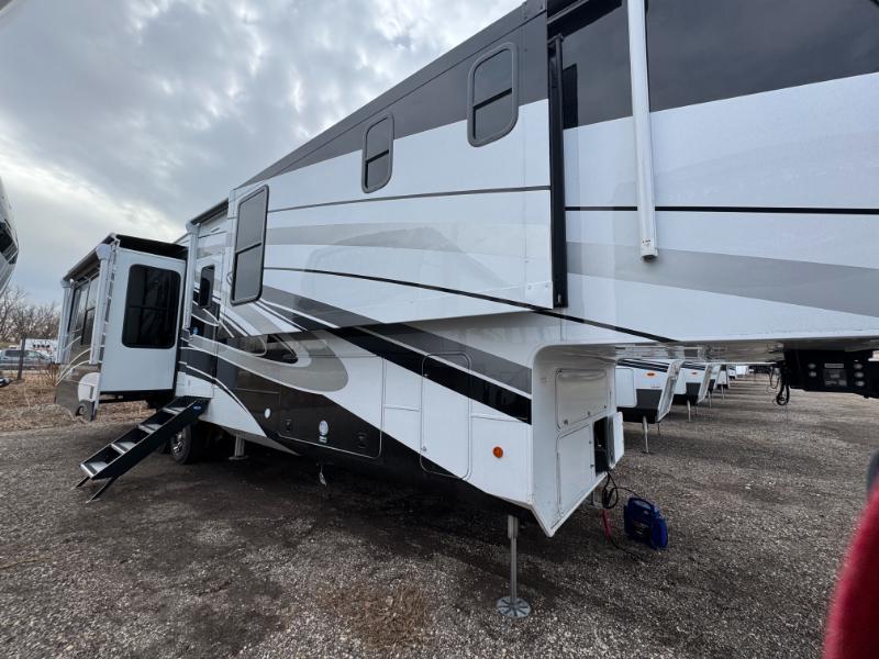 2026 Alliance Rv Paradigm 370FB in lake mills WI