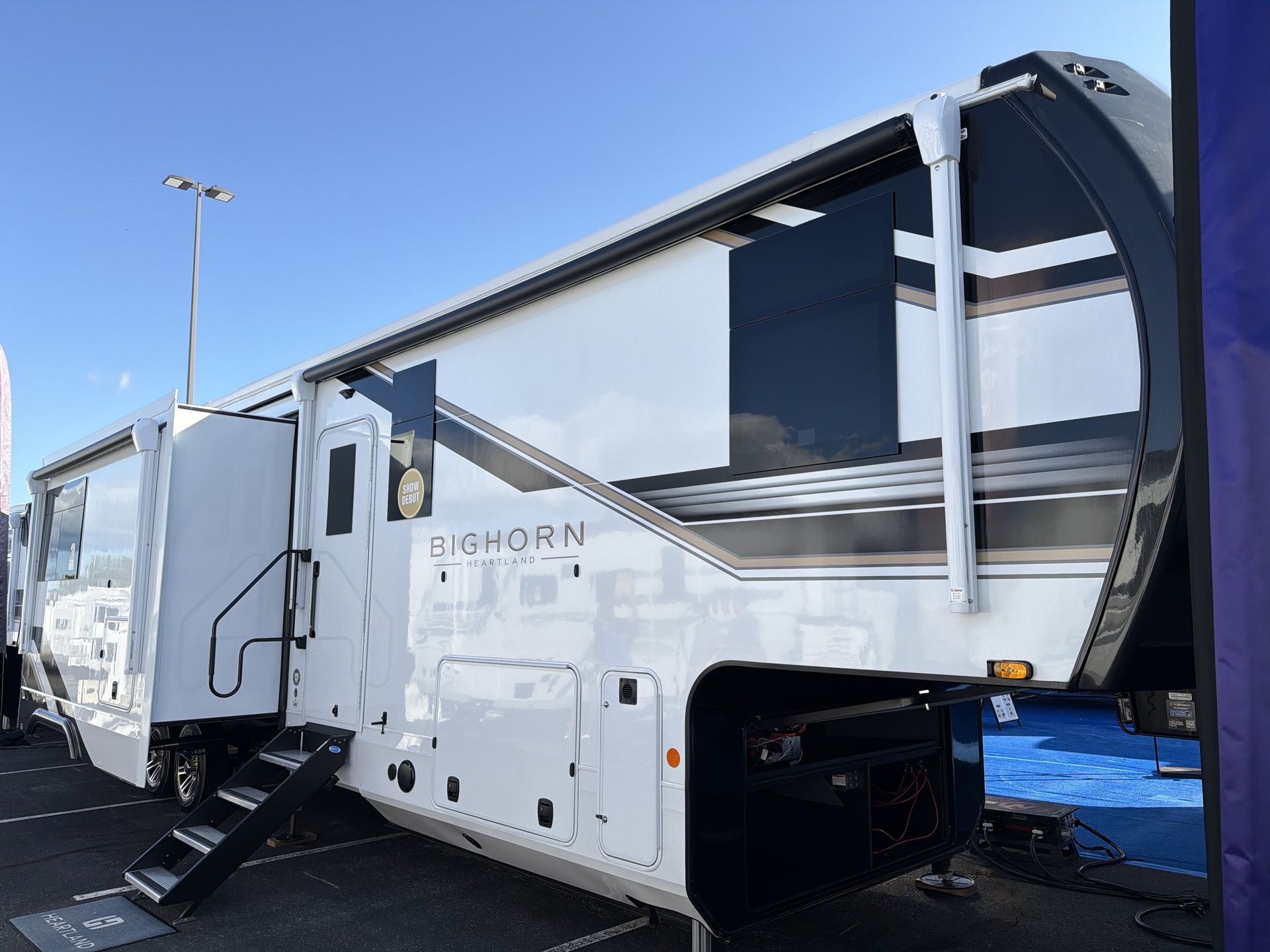 2027 Heartland Bighorn 38DS in manheim PA