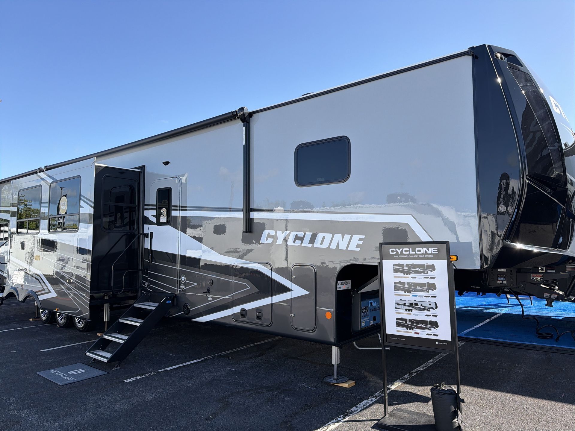 2027 Heartland Cyclone 3914 in manheim PA
