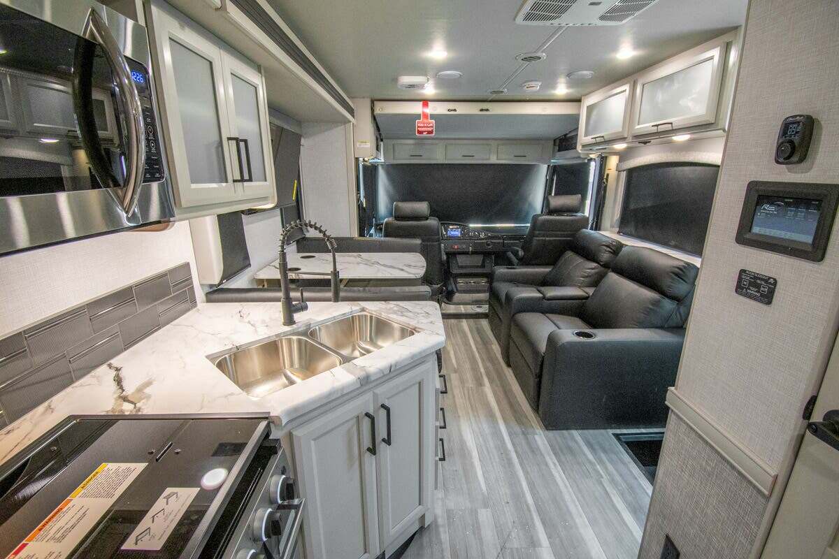 2027 Fleetwood Flair 32S in alvarado TX