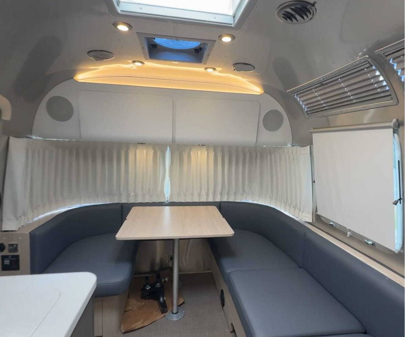 A photo of this 2023 Airstream Globetrotter 25FB Queen