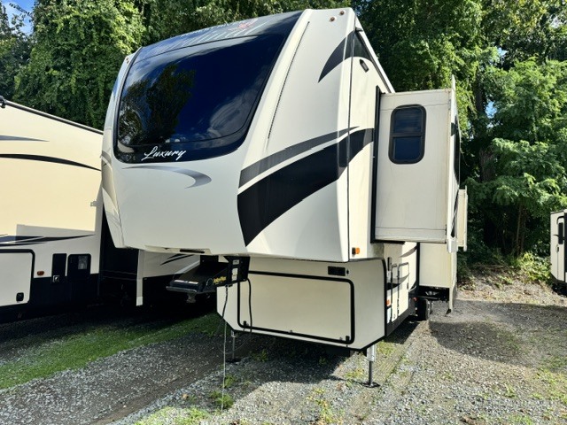 2020 Forest River CARDINAL 370FLX in ballston spa NY
