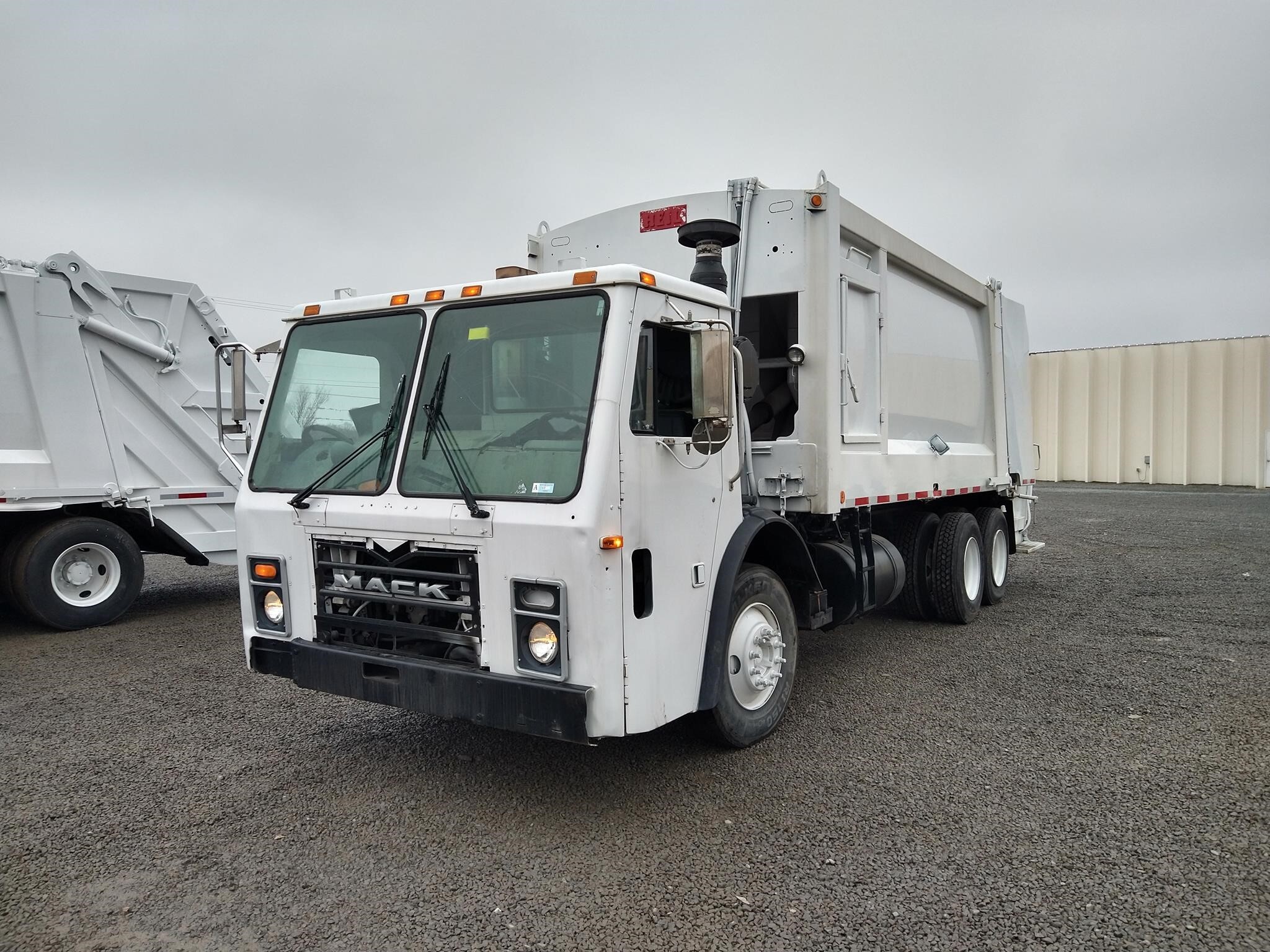 2009 MACK LEU613 in Bealeton, VA