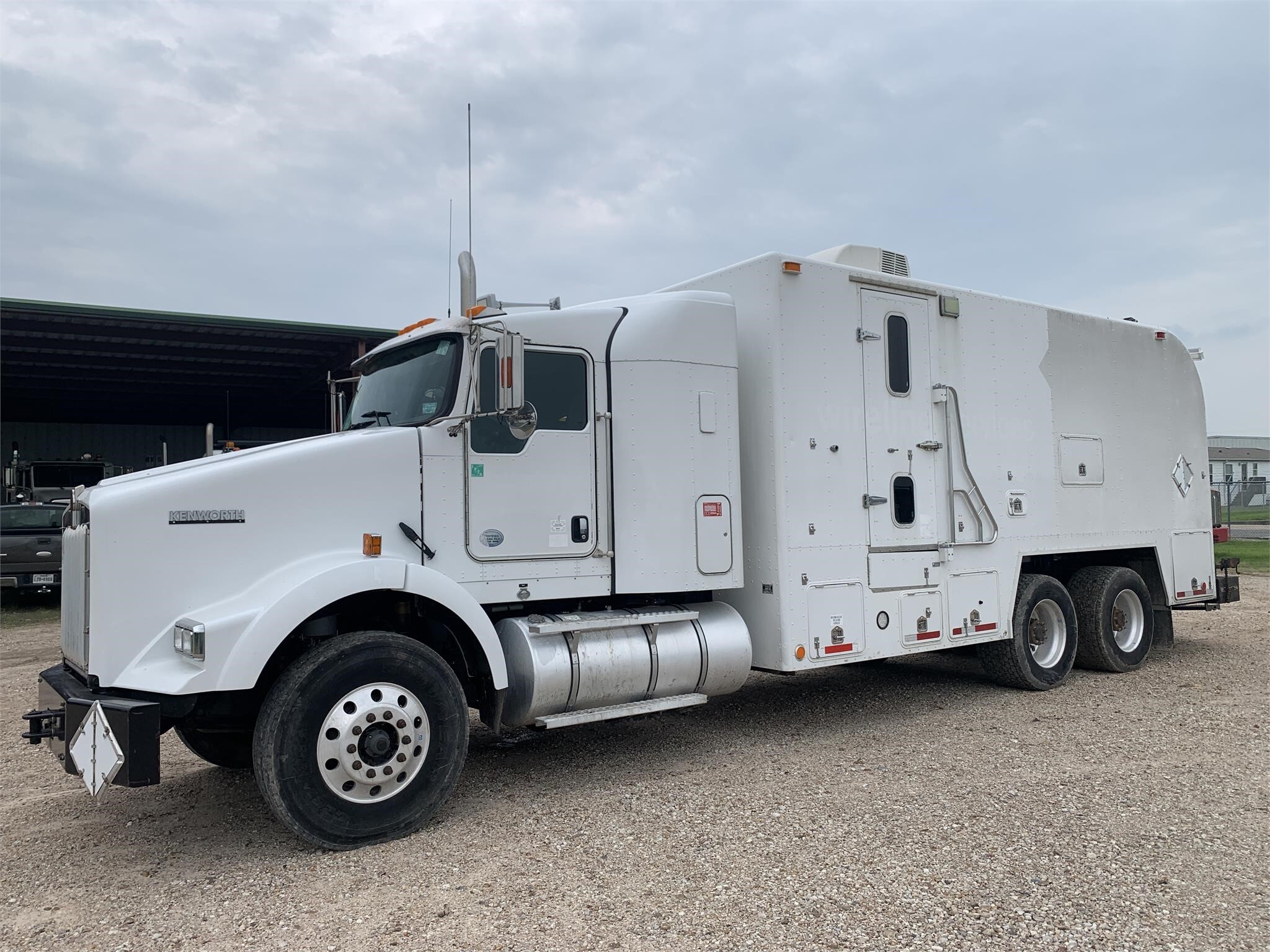 2015 KENWORTH T800 in Brookshire, TX