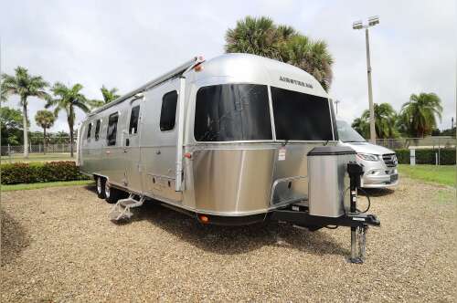 2024 Airstream Classic 33FB TWIN in ft. myers FL