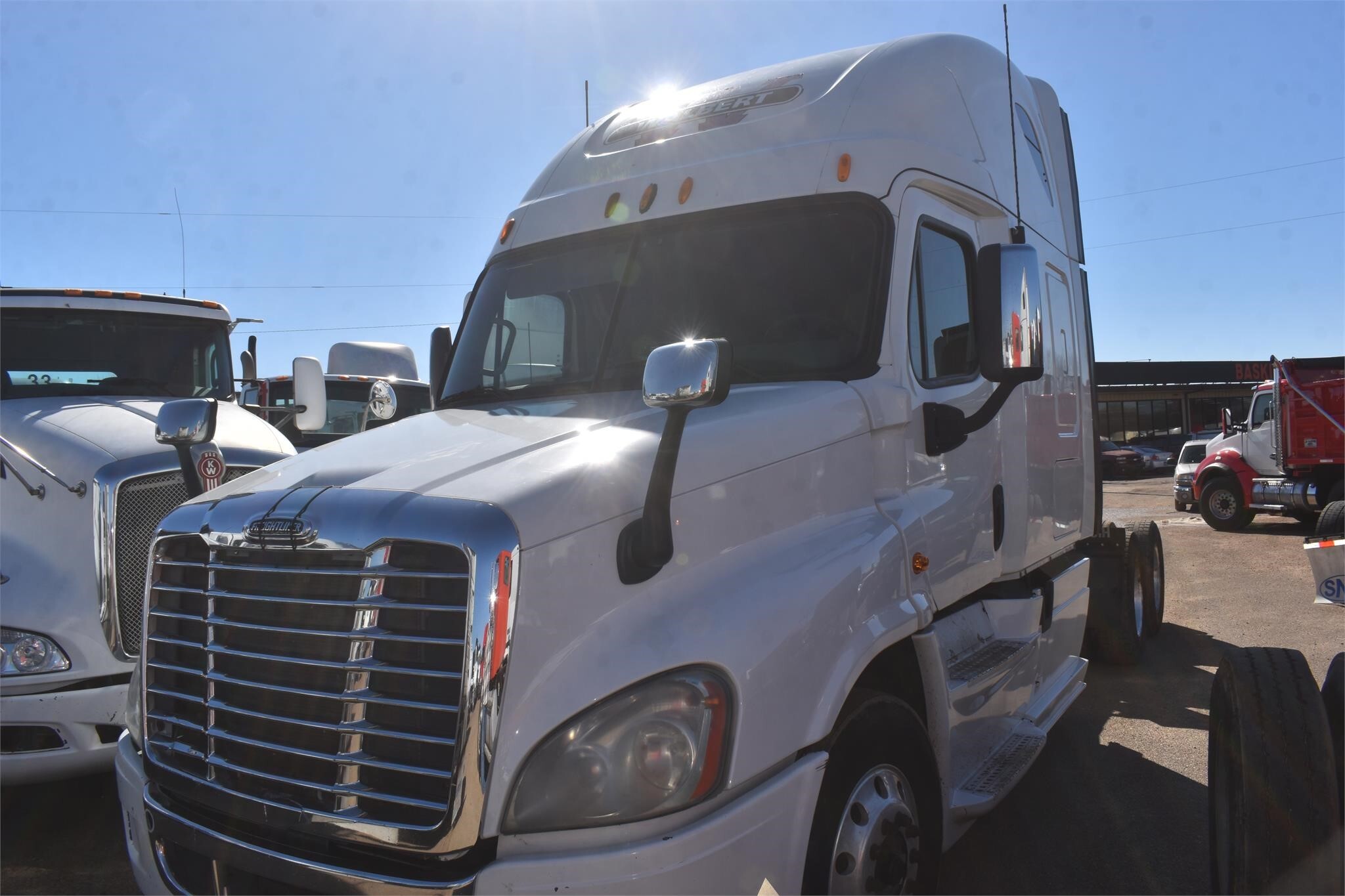 2013 FREIGHTLINER CASCADIA 125 in Covington, TN