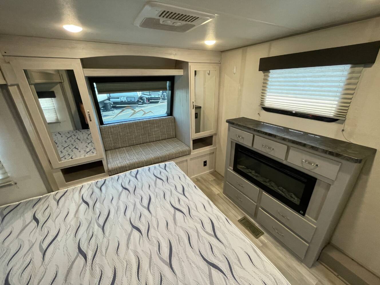 A photo of this 2023 Prime Time LACROSSE 3411RK