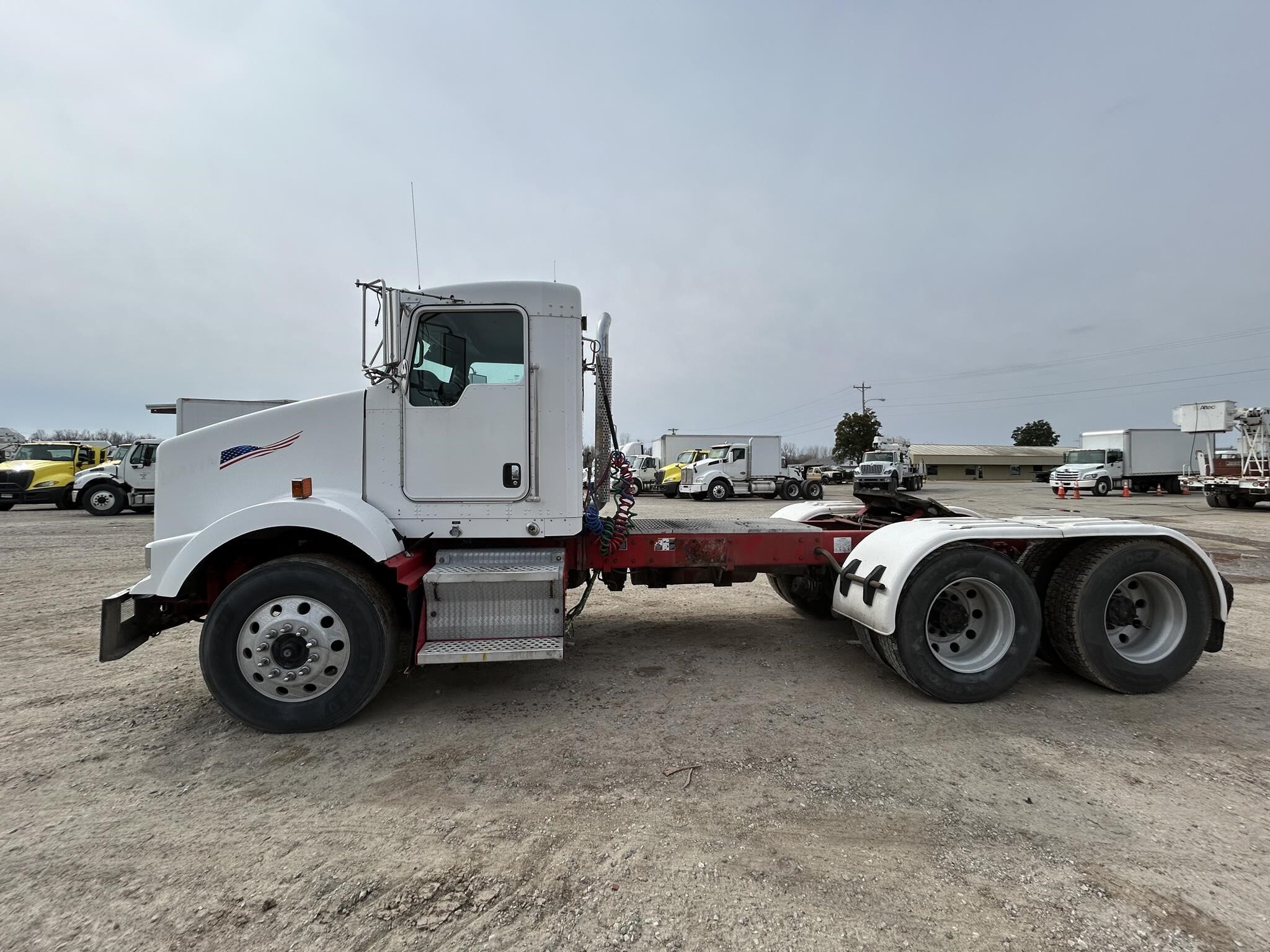 2014 KENWORTH T800 in Covington, TN