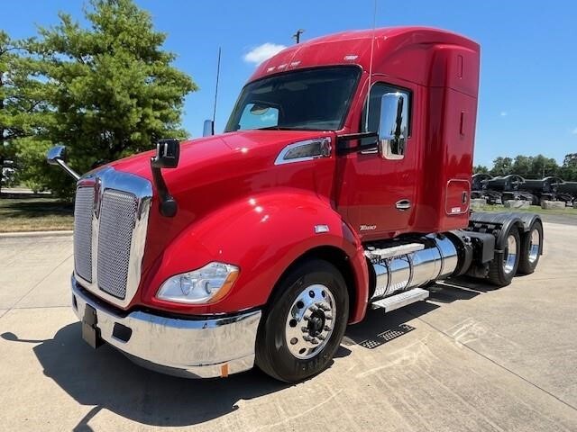 2022 KENWORTH T680 in East Saint Louis, IL