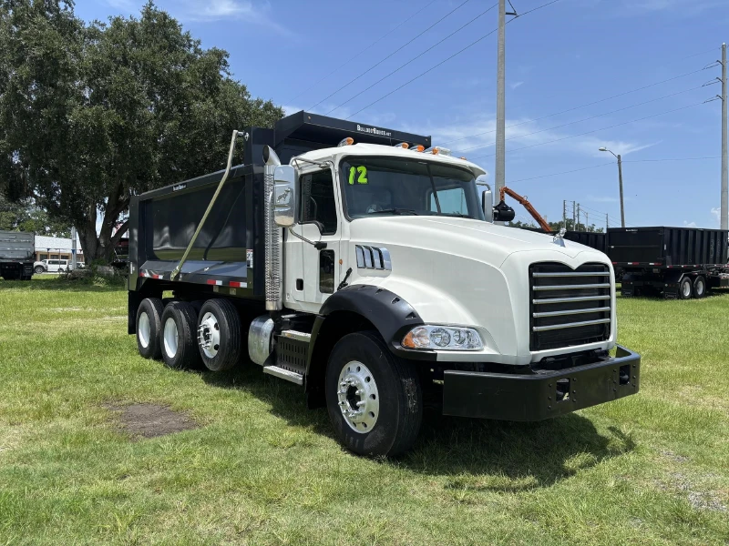 2012 MACK GRANITE GU813