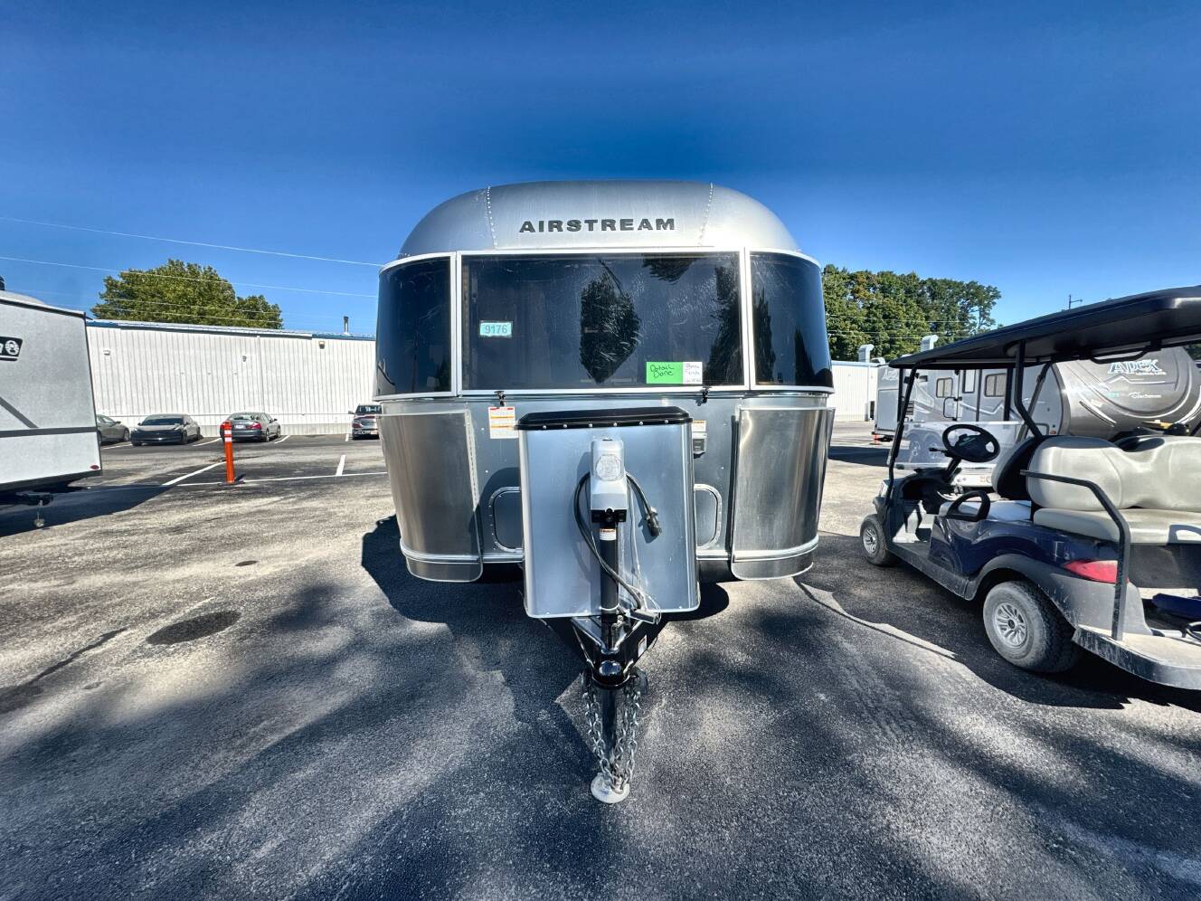 A photo of this 2018 Airstream INTERNATIONAL SIGNATURE 25FB TWIN