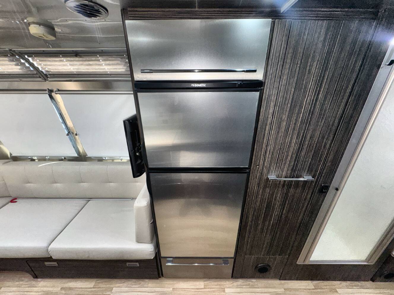 A photo of this 2018 Airstream INTERNATIONAL SIGNATURE 25FB TWIN