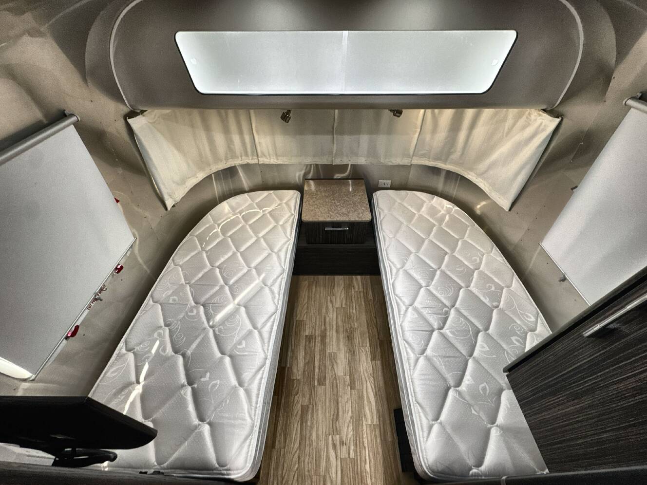 A photo of this 2018 Airstream INTERNATIONAL SIGNATURE 25FB TWIN