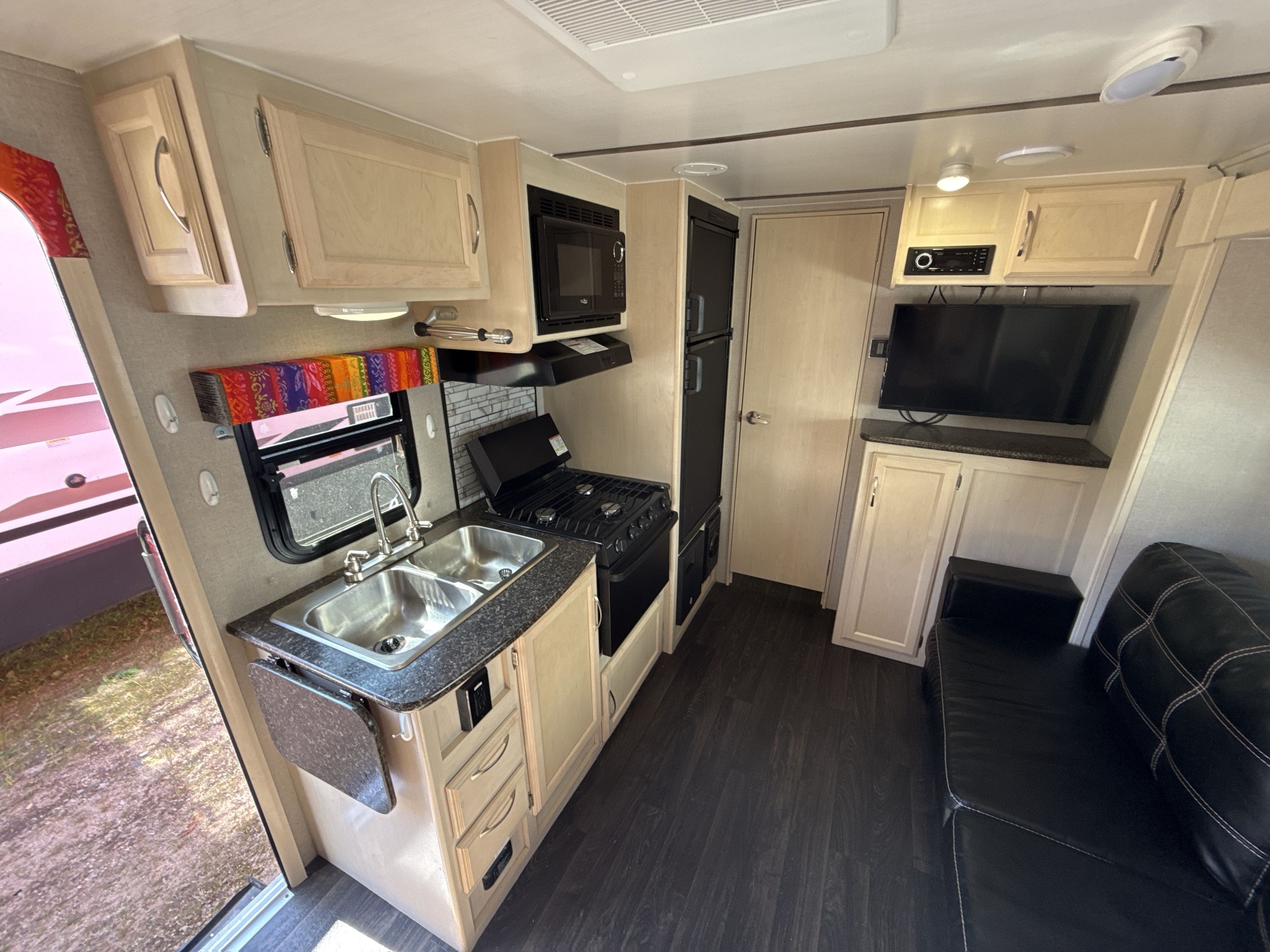 2019 Winnebago MICRO MINNIE 2106DS in center conway NH