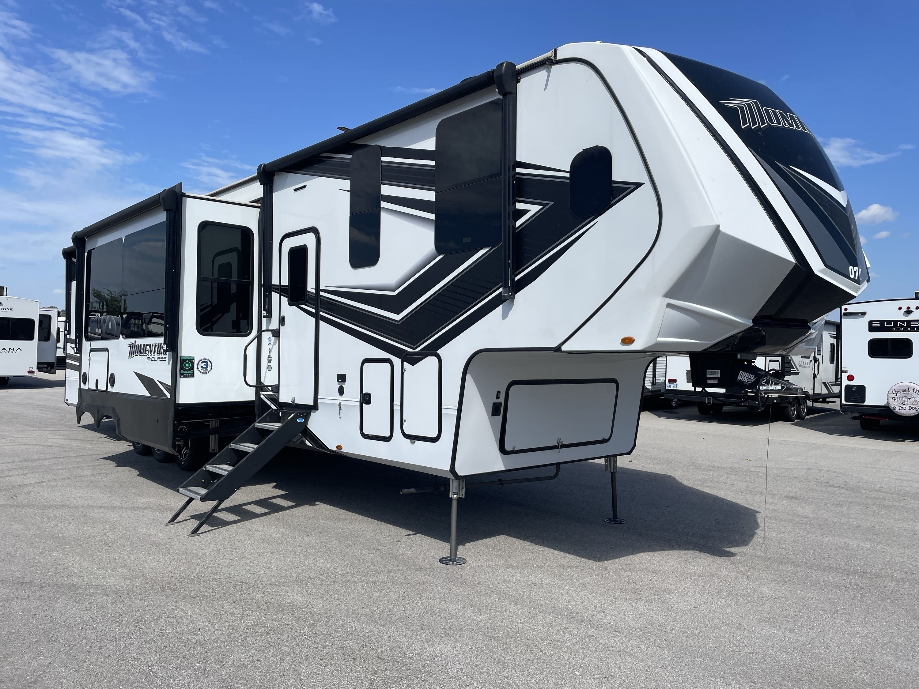 2022 Grand Design MOMENTUM 395MS in kansas city KS