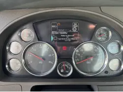 2015 KENWORTH T880