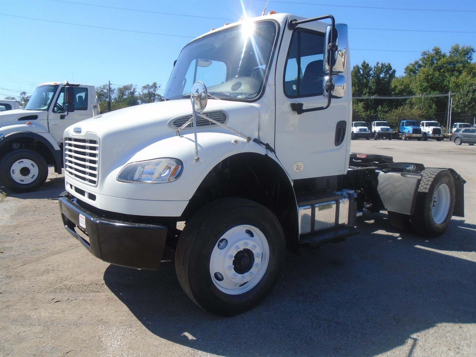 2016 FREIGHTLINER BUSINESS CLASS M2 106 in Kansas City, KS