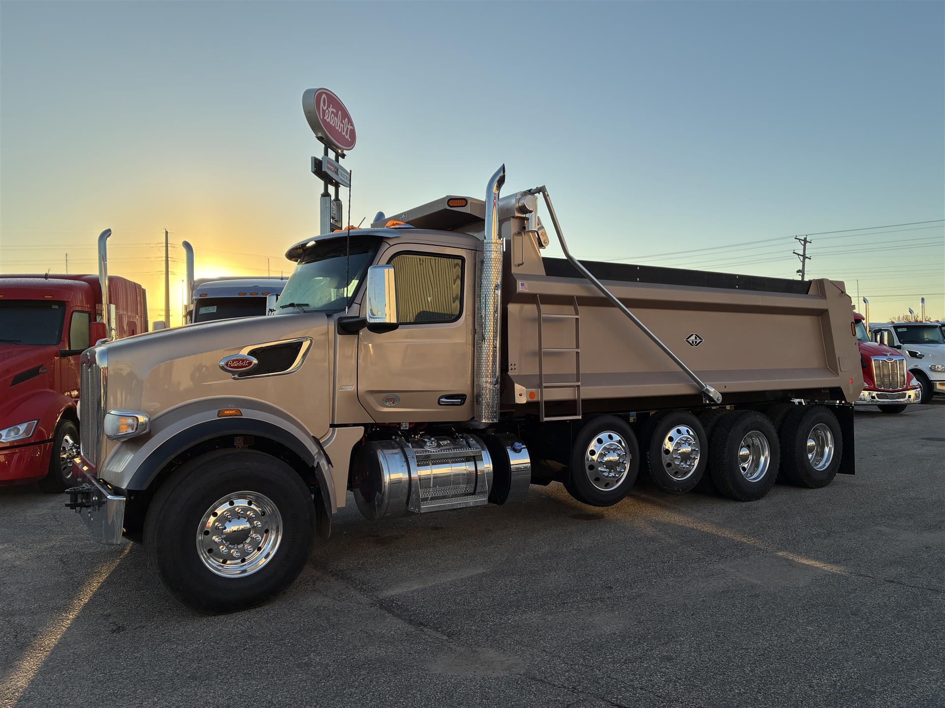 2027 PETERBILT 567 in South Saint Paul, MN