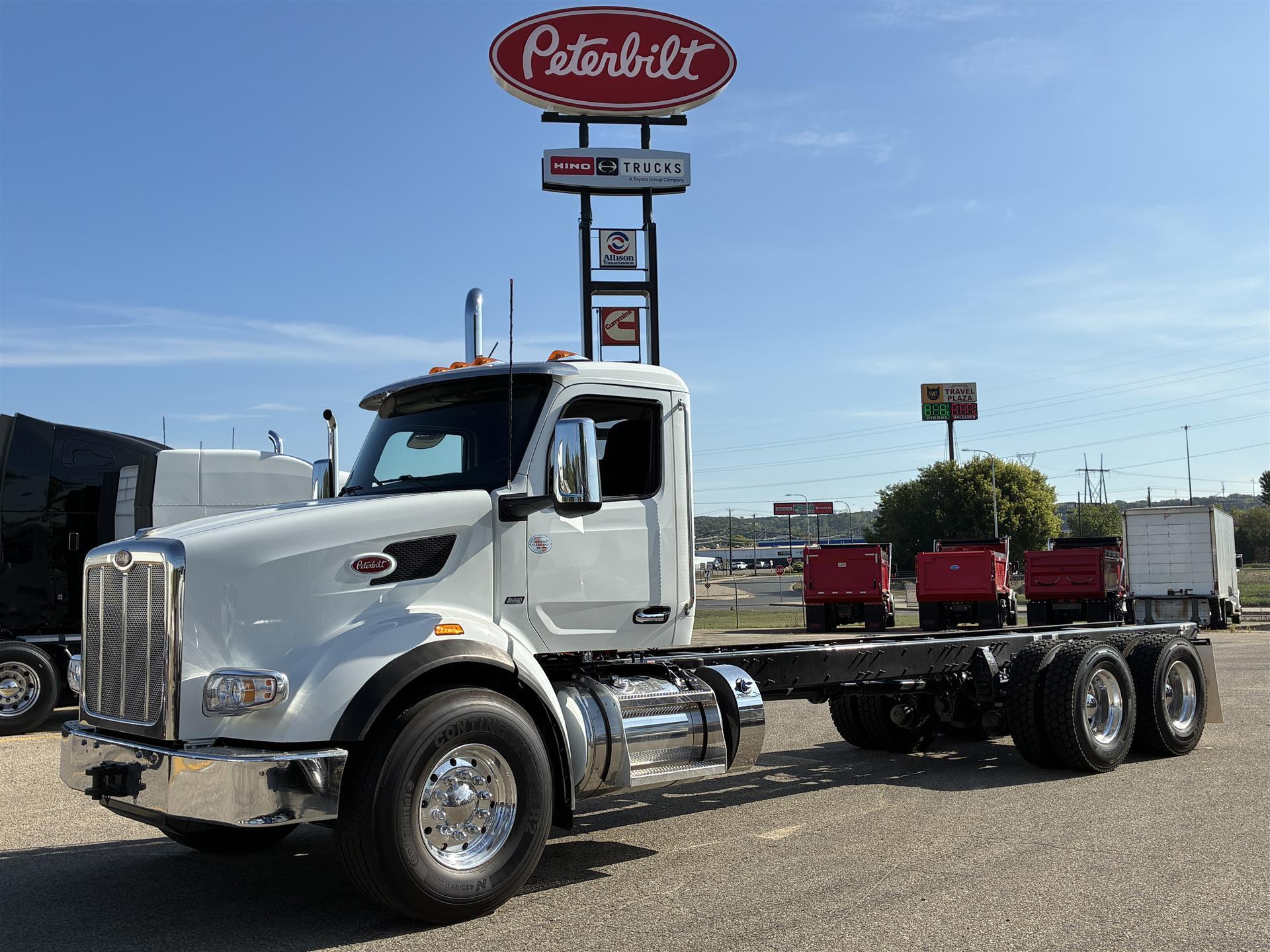 2027 PETERBILT 567 in South Saint Paul, MN