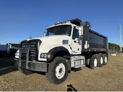 2013 MACK GRANITE GU713