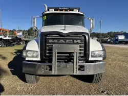 2013 MACK GRANITE GU713