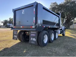 2013 MACK GRANITE GU713