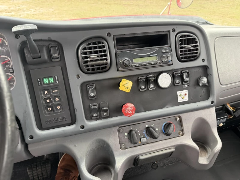 2014 FREIGHTLINER 114SD