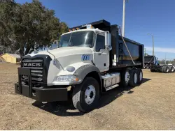 2015 MACK GRANITE GU813