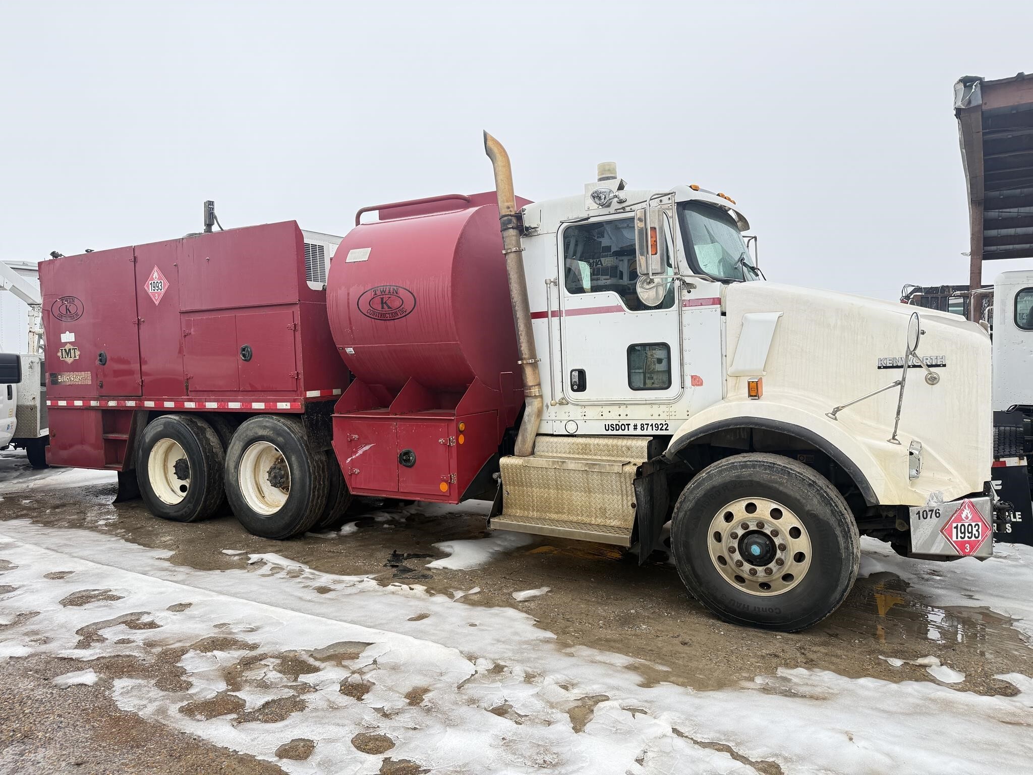 2012 KENWORTH T800 in Covington, TN
