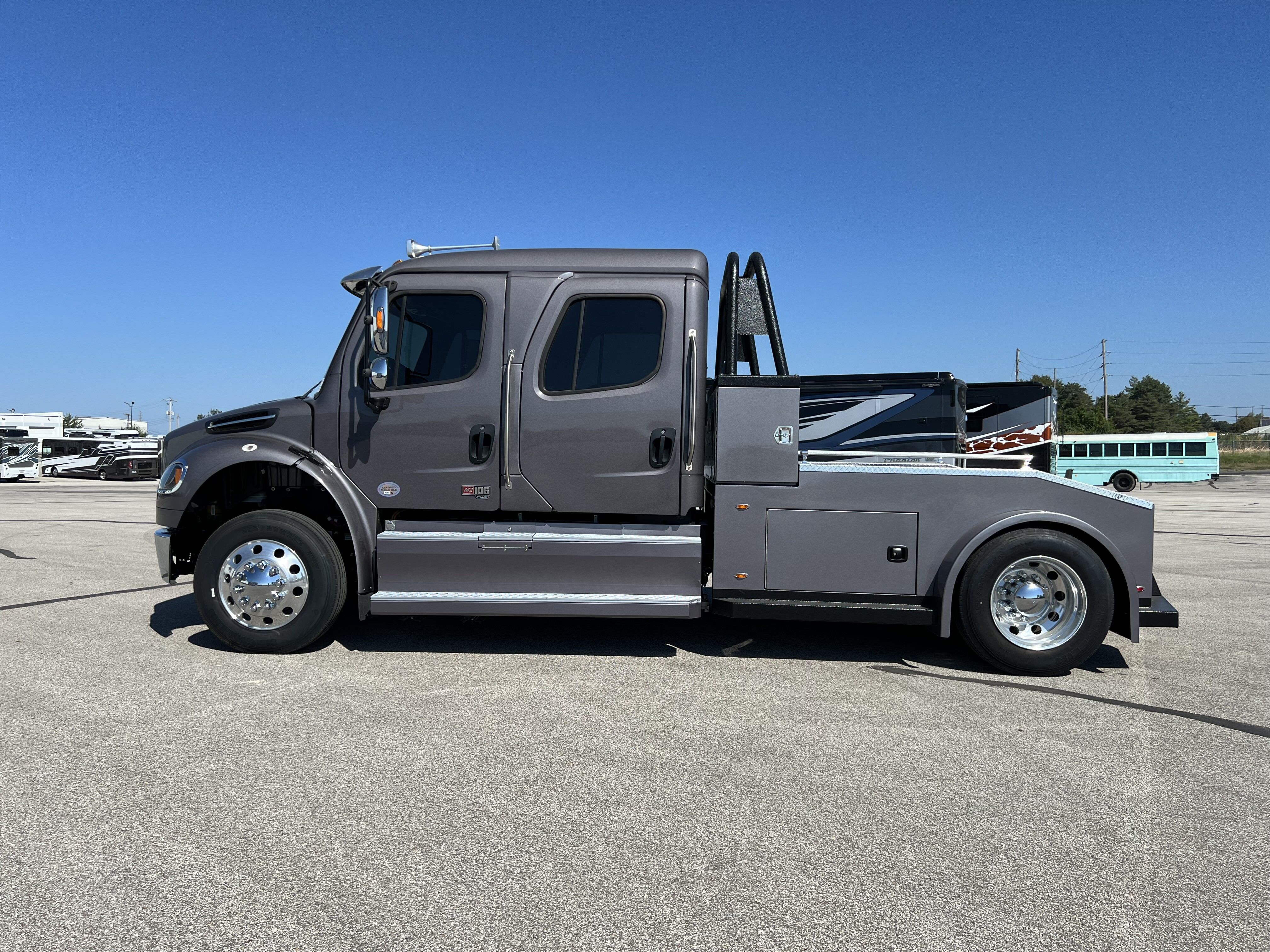 2024 FREIGHTLINER BUSINESS CLASS M2 106 in Belton, MO
