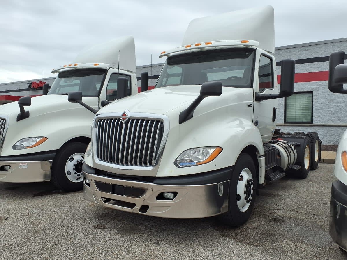 2019 INTERNATIONAL LT625 DAYCAB T/A in Cleveland, OH