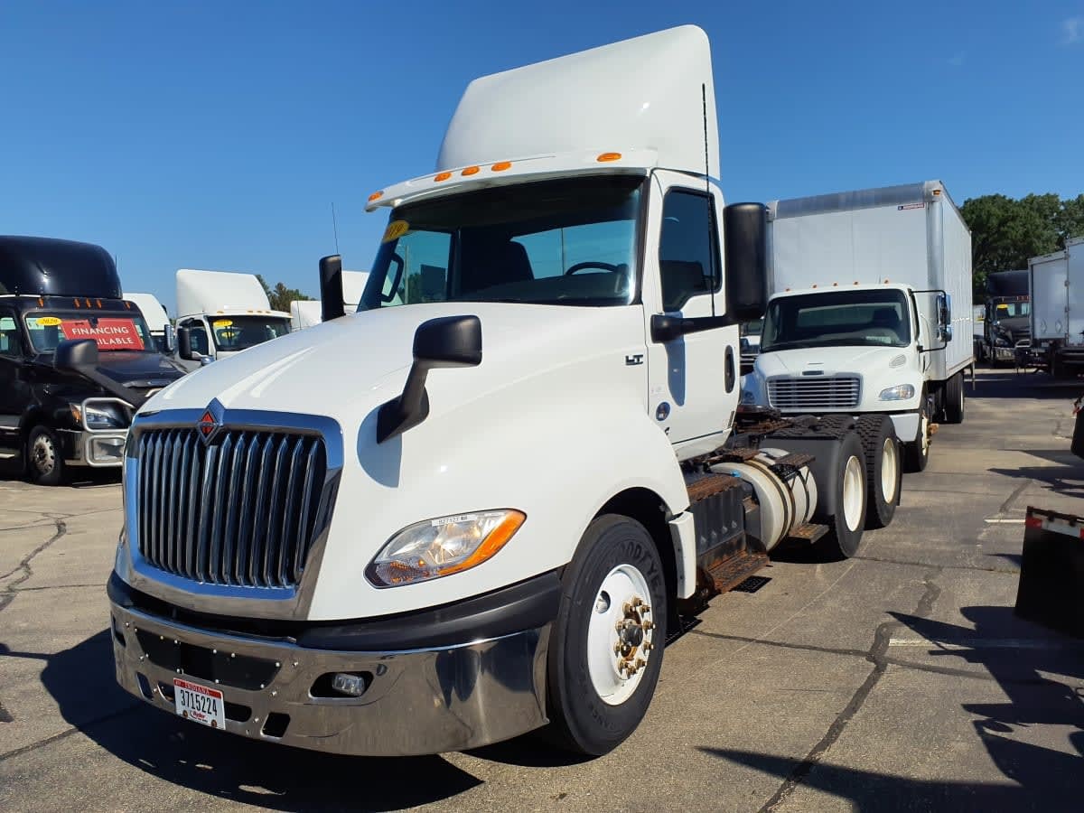 2019 INTERNATIONAL LT625 DAYCAB T/A in Oak Creek, WI