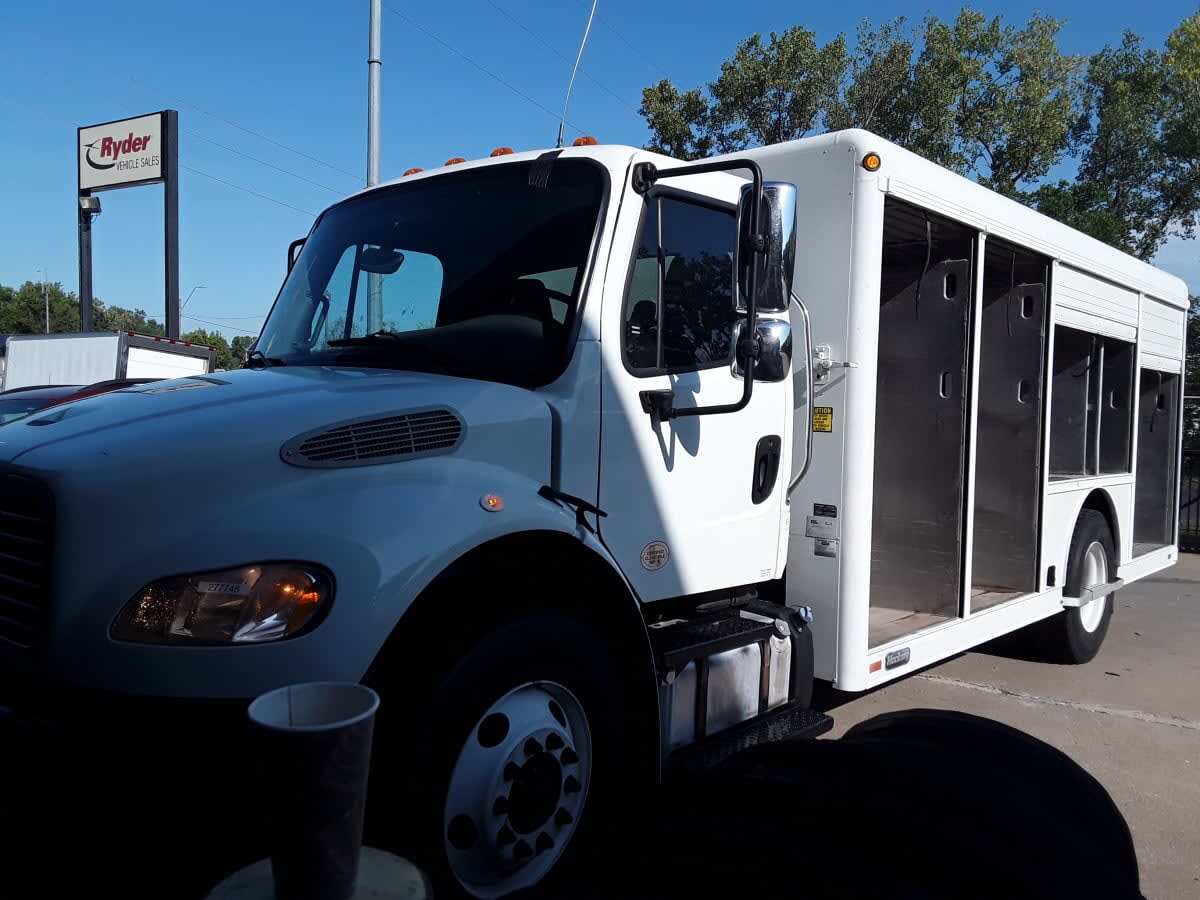 2020 FREIGHTLINER BUSINESS CLASS M2 106 in Kansas City, MO